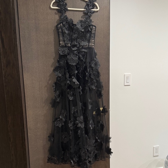 Bronx and Banco Black Gown - Picture 3 of 13